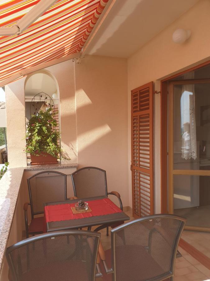 Apartments Davorka Banjol Exterior foto